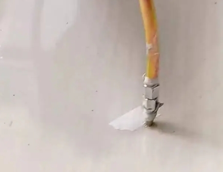城固瓷砖空鼓维修公司专业解答在瓷砖铺贴过程中，如果使用的砂料过粗（如全部使用了粗砂），可能会导致以下问题